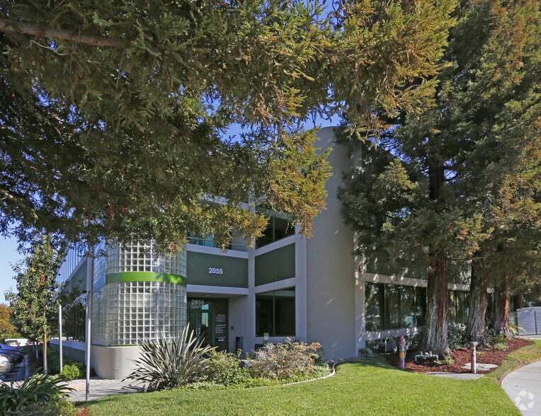 2855 Kifer Rd, Santa Clara, CA à louer - Photo du bâtiment - Image 3 de 8