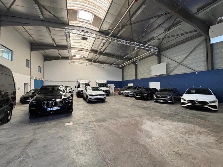 Flex in Rillieux-la-Pape for lease - Interior Photo - Image 1 of 6