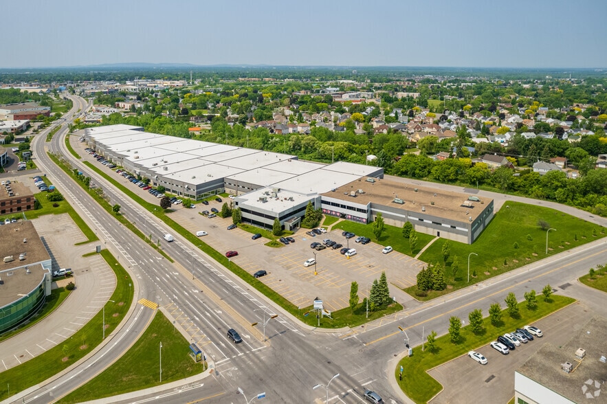 2103-2167 Boul Dagenais O, Laval, QC à louer - Aérien - Image 1 de 11