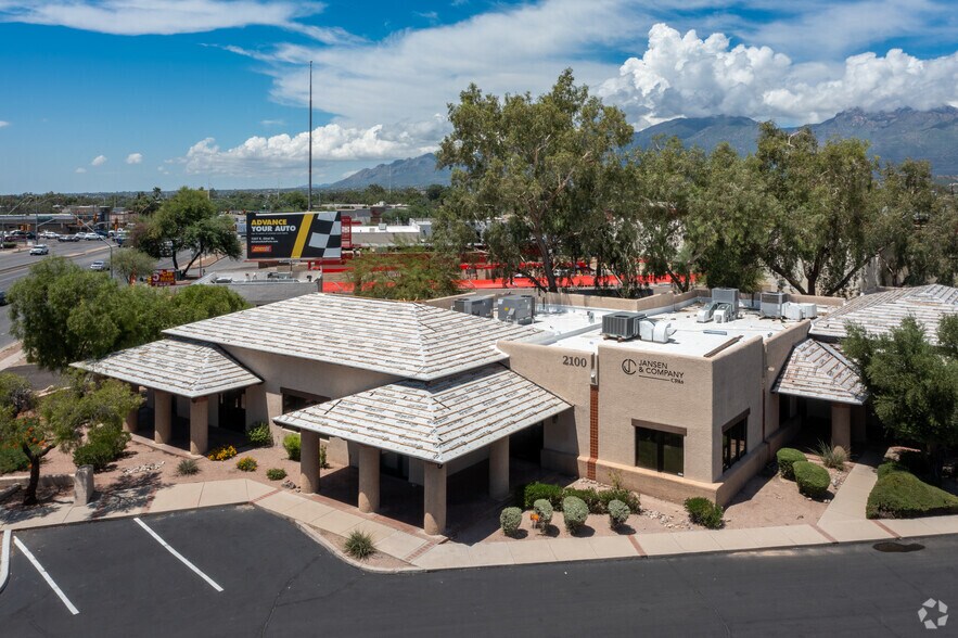 2100 N Kolb Rd, Tucson, AZ à louer - Aérien - Image 2 de 4