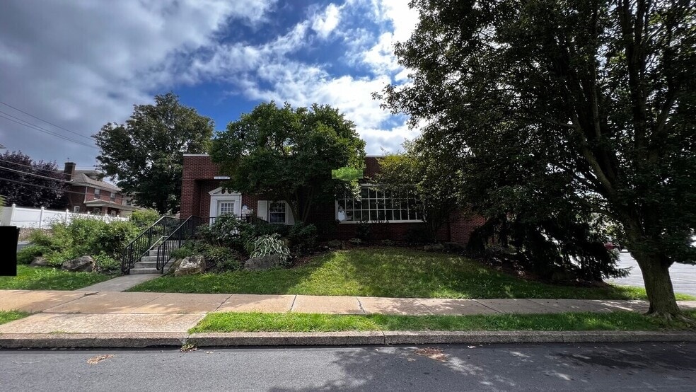2100 Ferry St, Easton, PA for lease - Building Photo - Image 3 of 5