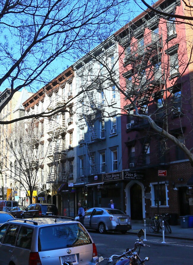 Plus de détails pour 127 E 7th St, New York, NY - Commerce de détail à louer