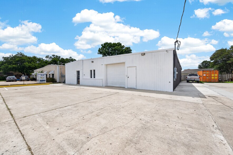 11419 Hall Rd, Houston, TX à vendre - Photo du bâtiment - Image 2 de 20