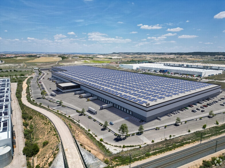 Industrial in Ontígola, Toledo for lease - Primary Photo - Image 1 of 8