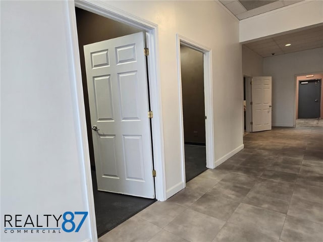 600 Blairs Ferry Rd NE, Cedar Rapids, IA for lease - Interior Photo - Image 3 of 8