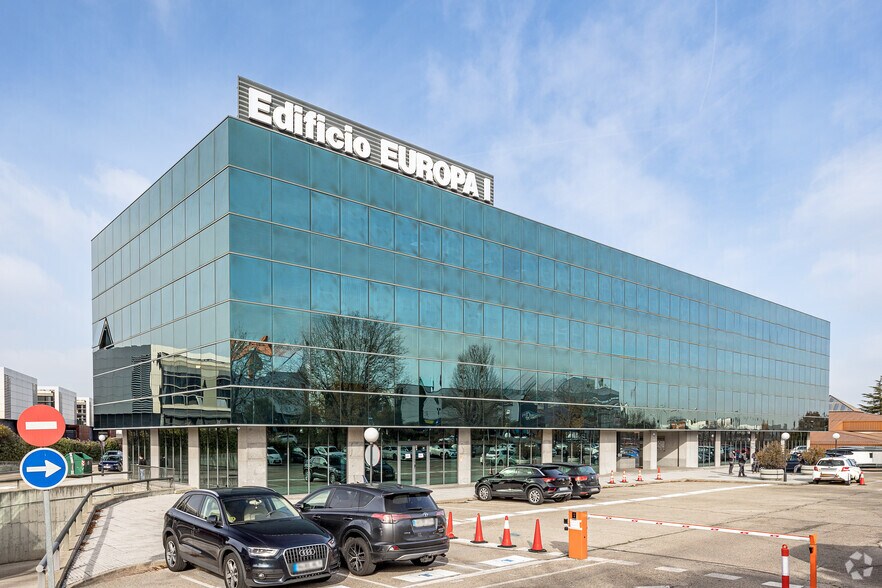Avenida de Fuencarral, 24, Alcobendas, Madrid à louer - Photo du bâtiment - Image 1 de 3