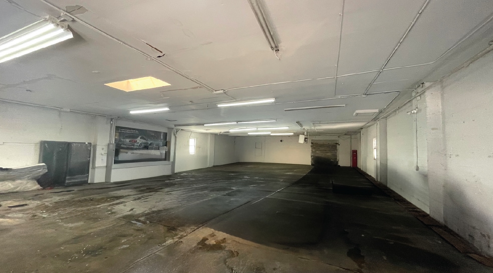 3252 58th St, Woodside, NY for lease - Building Photo - Image 2 of 2