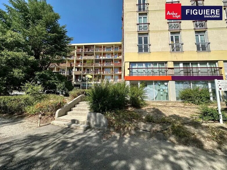 Bureau dans Aix-en-Provence à louer - Photo du bâtiment - Image 2 de 8