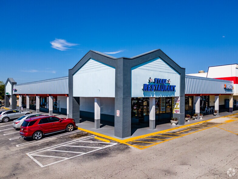 6139 State Road 54, New Port Richey, FL à louer - Photo du bâtiment - Image 2 de 18