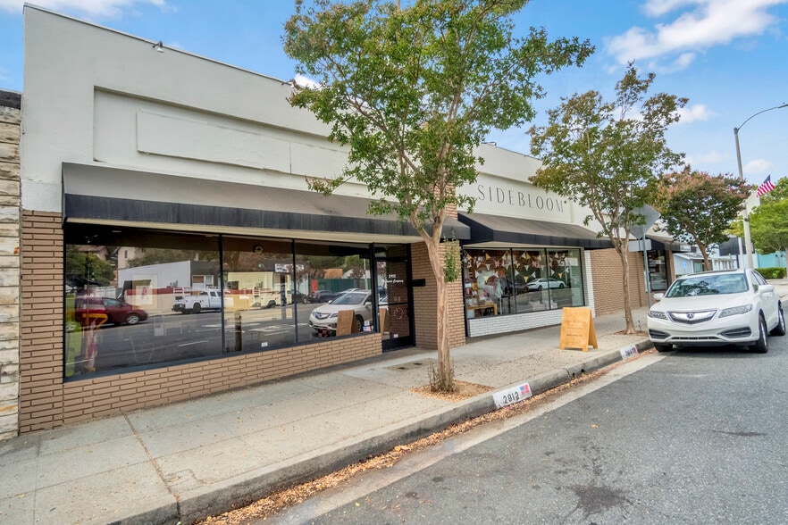 2912-2916 Foothill Blvd, Ln, La Crescenta, CA à vendre - Photo du bâtiment - Image 2 de 11