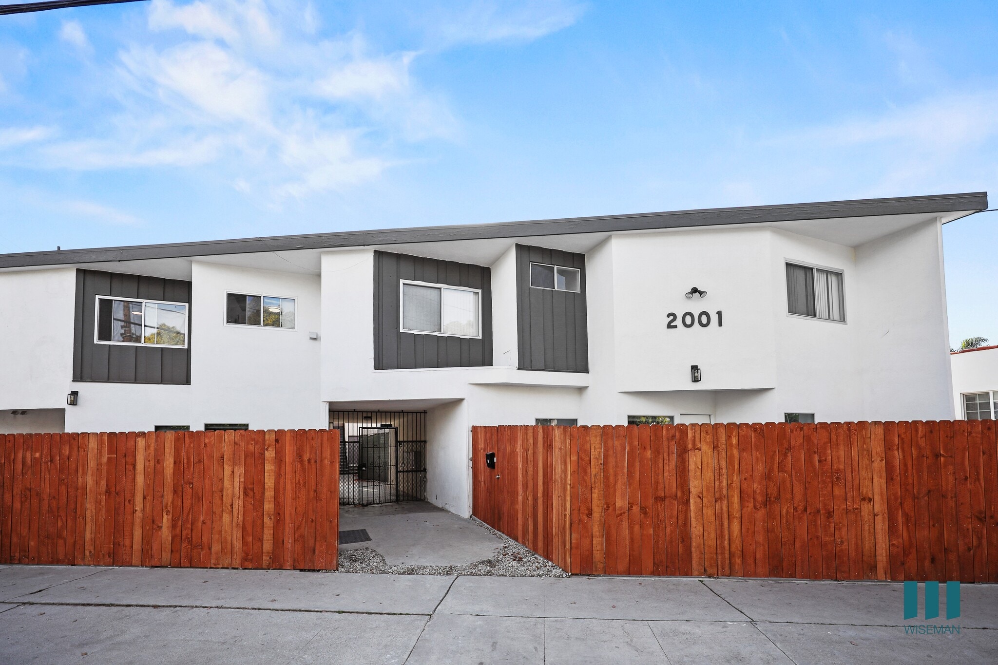 2001 Penmar Ave, Venice, CA for sale Primary Photo- Image 1 of 76