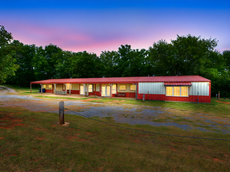 2830 N MacArthur Ave, Blanchard, OK for sale - Building Photo - Image 3 of 9
