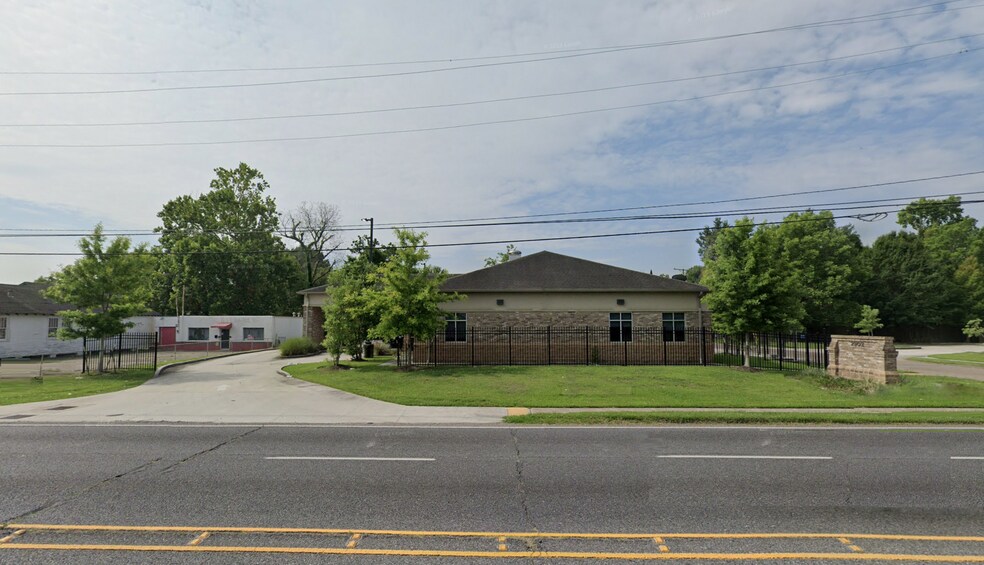 2902 Florida Blvd, Baton Rouge, LA for lease - Building Photo - Image 2 of 5