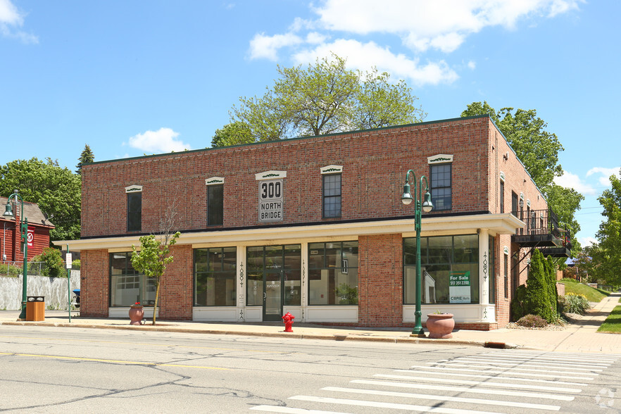 300 N Bridge St, Grand Ledge, MI à vendre - Photo principale - Image 1 de 1