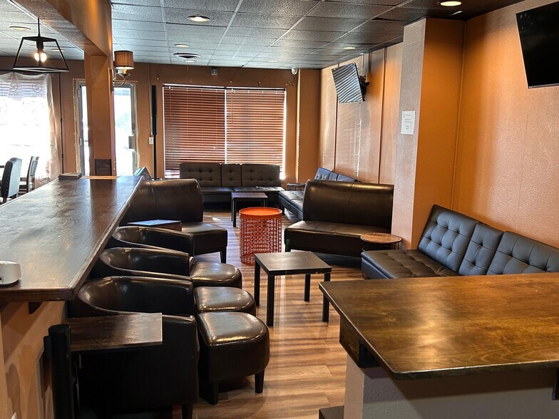 21 N 6th St, Haines City, FL à louer - Photo du bâtiment - Image 2 de 12