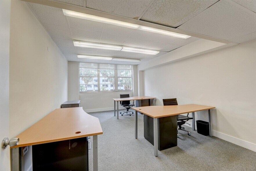 825 Brickell Bay Dr, Miami, FL à louer - Photo intérieure - Image 3 de 29