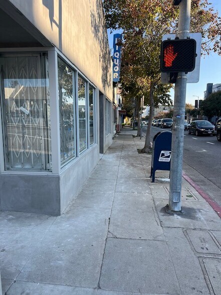 3300 Motor Ave, Los Angeles, CA à louer - Photo du bâtiment - Image 3 de 7