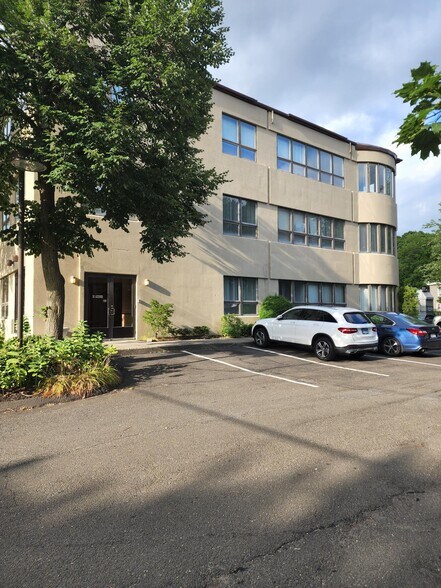 72-74 North St, Danbury, CT à louer - Photo du bâtiment - Image 2 de 9