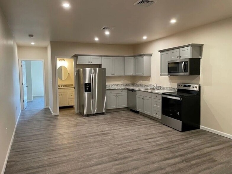 155-163 N Hanover St Portfolio portefeuille de 2 propriétés à vendre sur LoopNet.ca - Photo du bâtiment - Image 3 de 6