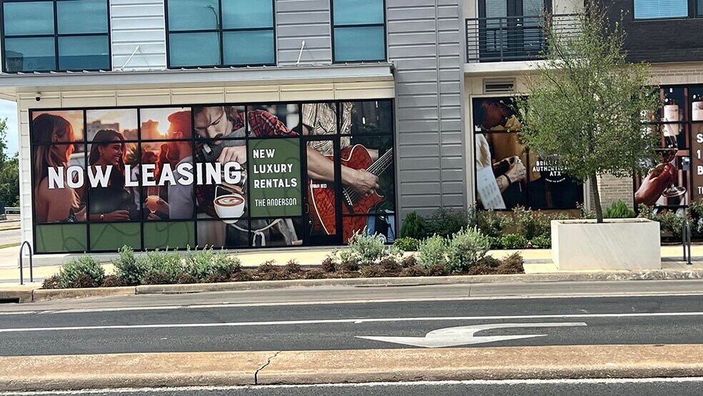 2711 W Anderson Ln, Austin, TX for lease - Building Photo - Image 2 of 5