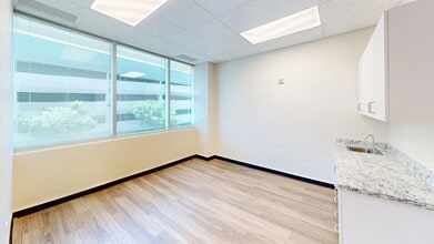 20414 N 27th Ave, Phoenix, AZ for lease Building Photo- Image 2 of 7