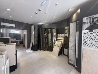Plus de détails pour 82 Brent St, Londres - Commerce de détail à louer