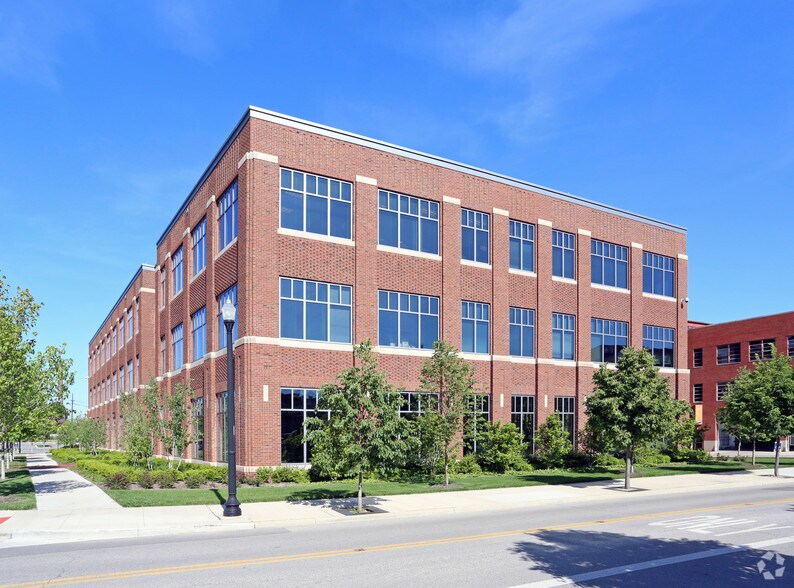 425 W Nationwide Blvd, Columbus, OH for lease - Primary Photo - Image 1 of 5
