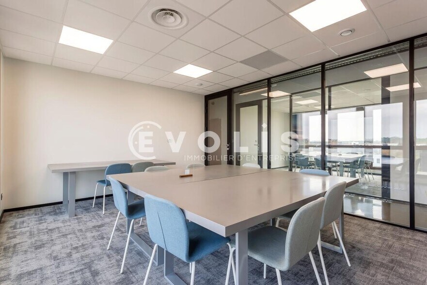 4 Rue Marcel Dassault, Genas à vendre - Photo du bâtiment - Image 3 de 13