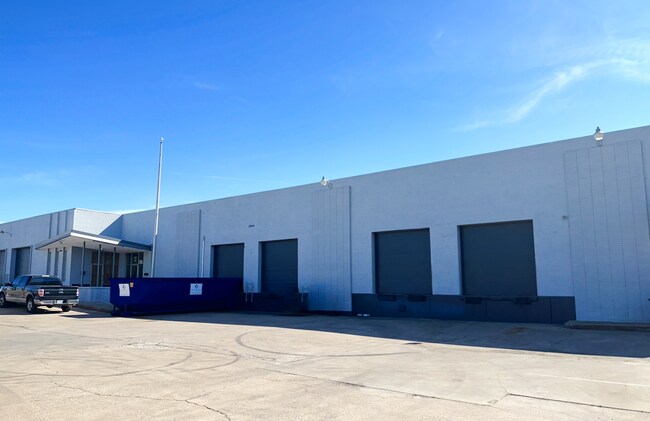 Plus de détails pour 2610-2616 Andjon Dr, Dallas, TX - Industriel à louer