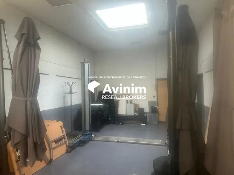 Industrial in SAINT-OUEN-L'AUMONE for lease - Interior Photo - Image 2 of 12