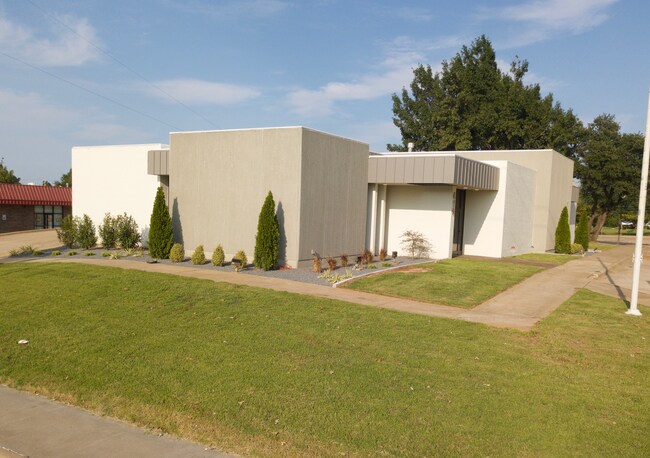 Plus de détails pour 414 N Air Depot Blvd, Midwest City, OK - Bureau à louer