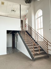 4425 N Port Washington Rd, Glendale, WI for lease Interior Photo- Image 2 of 6