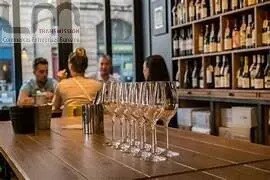 Immeuble residentiel dans Paris à vendre Photo du bâtiment- Image 1 de 5