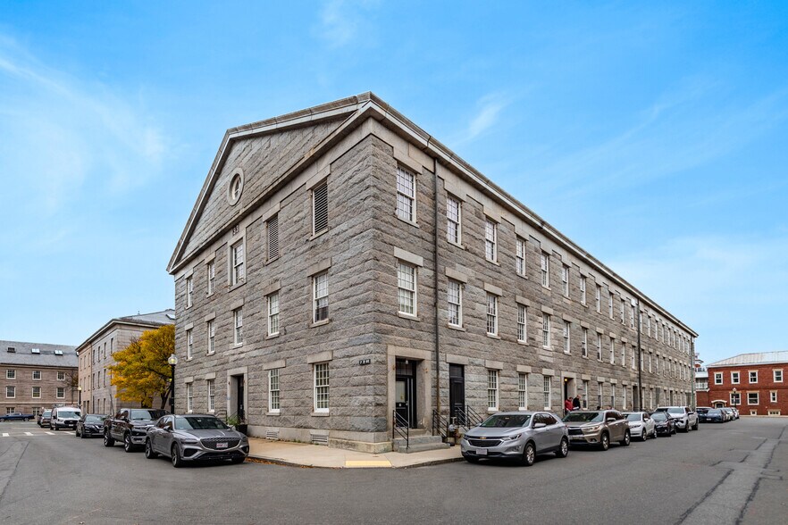 33 Third Ave, Charlestown, MA à vendre - Photo du bâtiment - Image 2 de 12