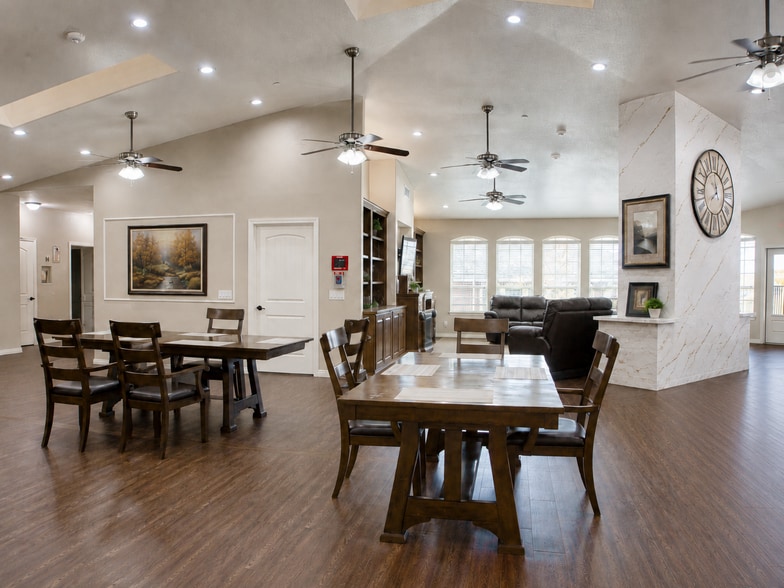 1111 Lone Star, Fort Worth, TX for sale - Building Photo - Image 2 of 4