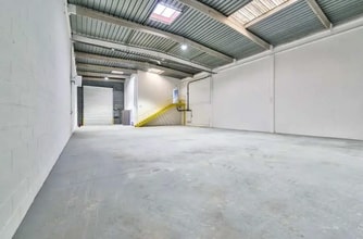 Flex in Torcy for lease Interior Photo- Image 1 of 3