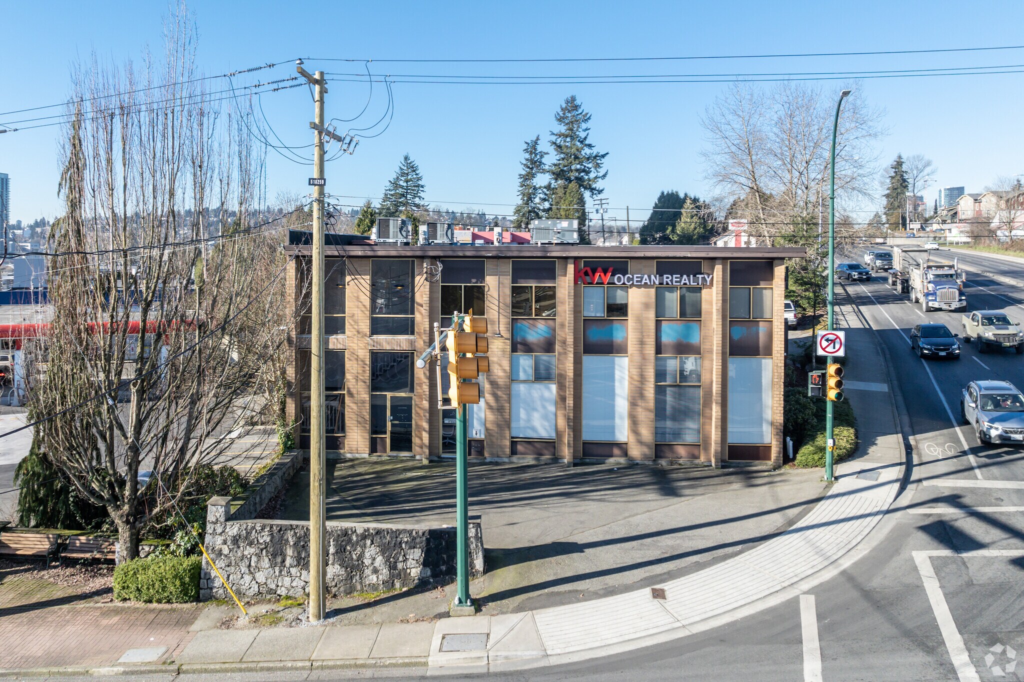 204-218 Blue Mountain St, Coquitlam, BC for sale Primary Photo- Image 1 of 1