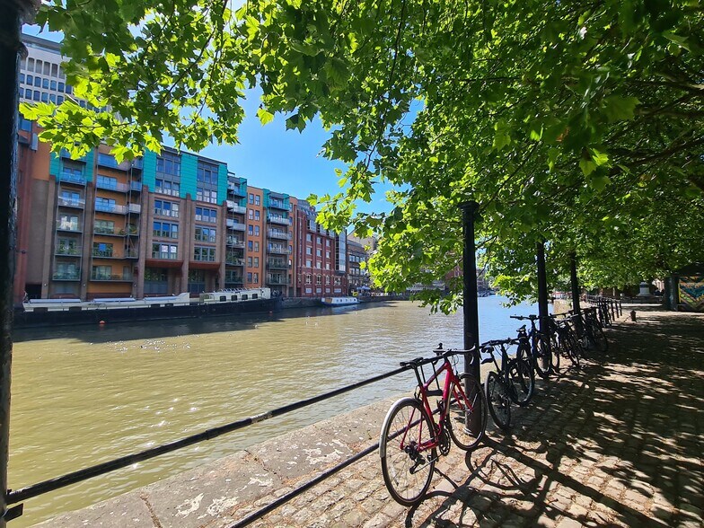 9 Queen Sq, Bristol for lease - Building Photo - Image 3 of 20