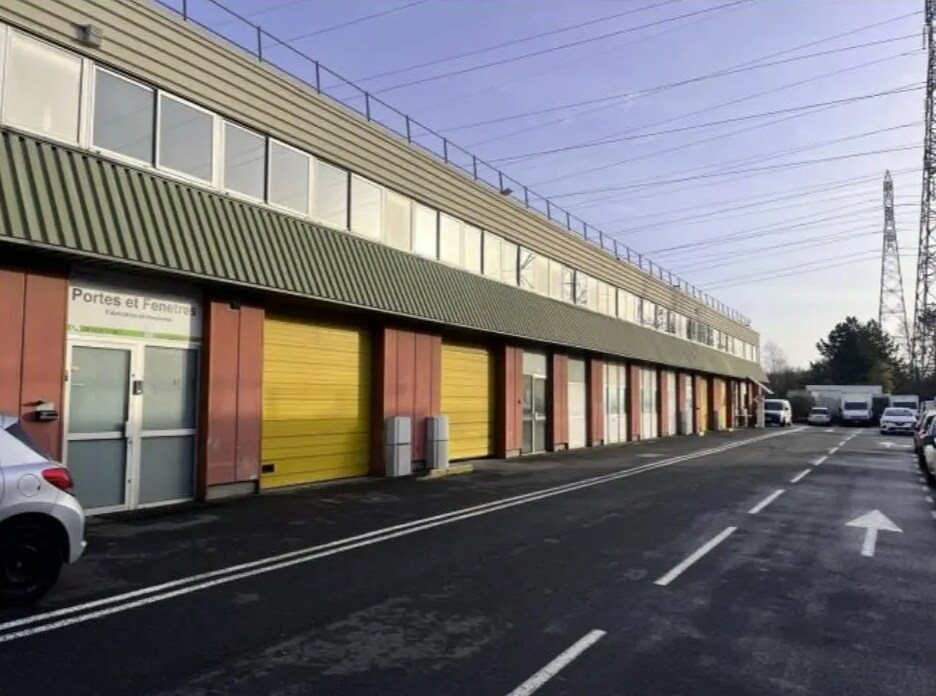 Flex in Villetaneuse for lease Building Photo- Image 1 of 2