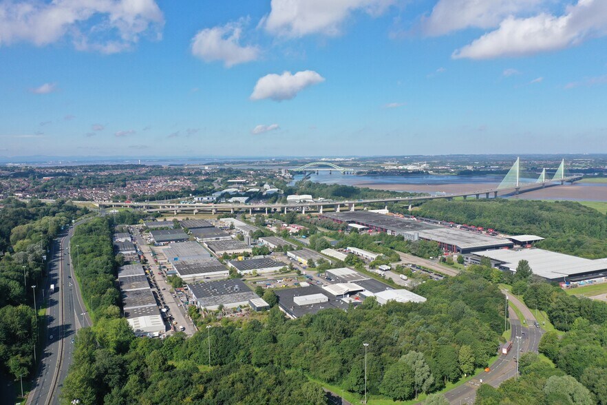 Arkwright Rd, Runcorn à louer - Photo du bâtiment - Image 3 de 8