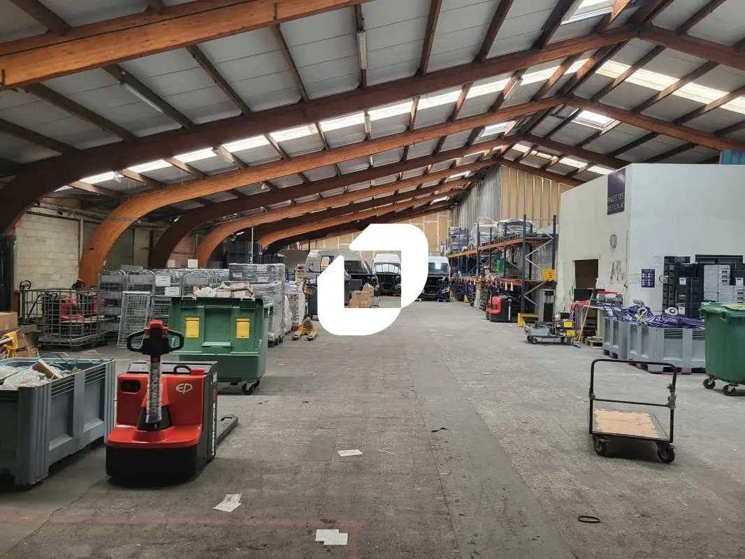 Office in Gradignan for lease Interior Photo- Image 1 of 10