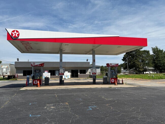 More details for 1030 Confederate Rd, Madison, GA - Retail for Sale