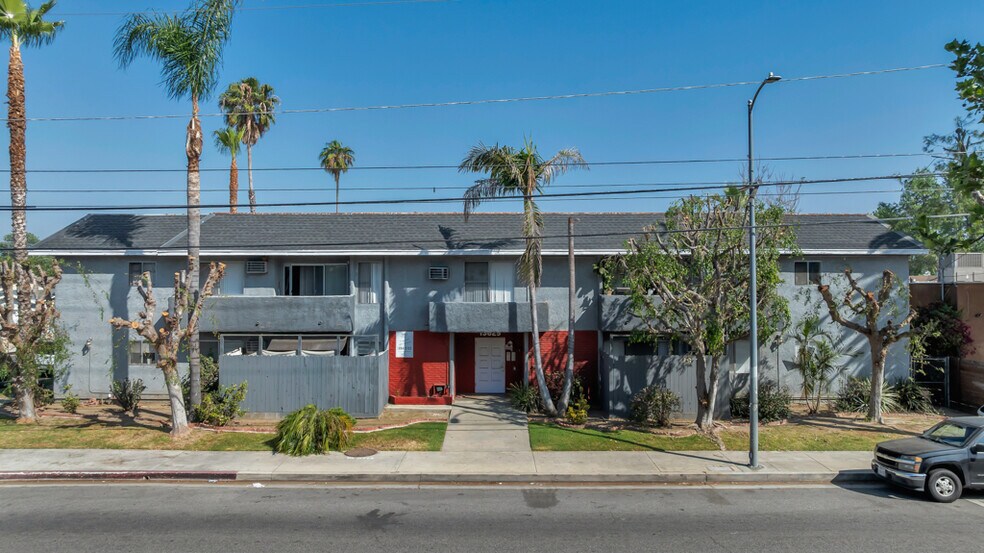 13825 Vanowen St, Van Nuys, CA à vendre - Photo du bâtiment - Image 2 de 36