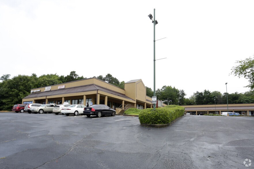 377 W Pike St, Lawrenceville, GA à louer - Photo du bâtiment - Image 2 de 2