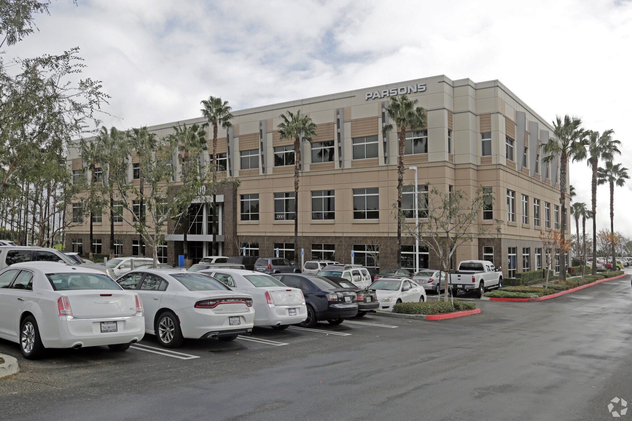 3200 E Guasti Rd, Ontario, CA à louer Photo du bâtiment- Image 1 de 20