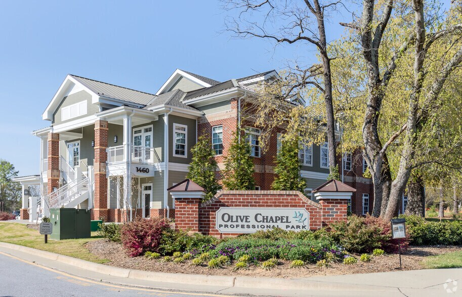 1409-1429 Chapel Ridge Rd, Apex, NC à vendre - Photo du bâtiment - Image 2 de 4