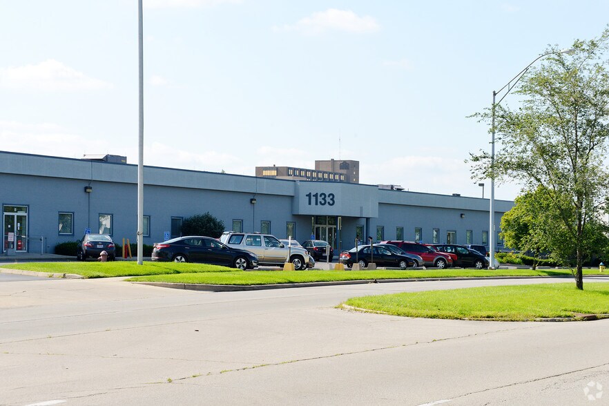 1133 S Edwin C Moses Blvd, Dayton, OH à louer - Photo du bâtiment - Image 3 de 5