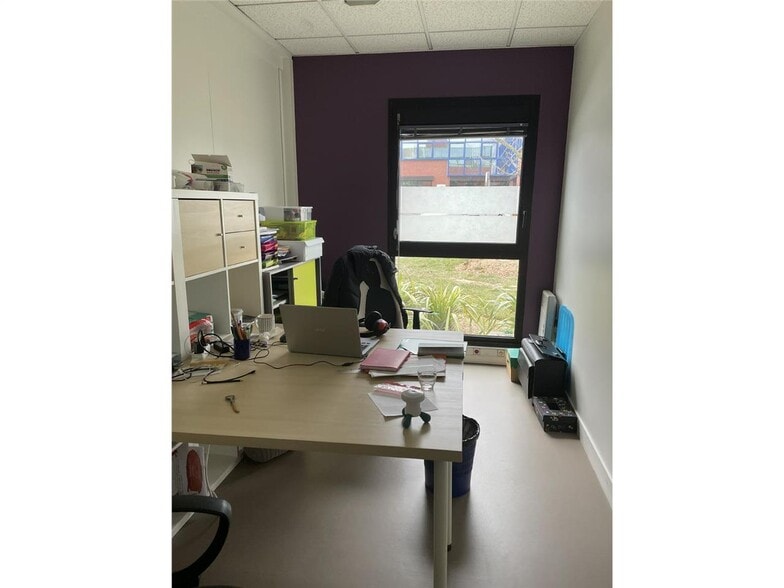Bureau dans Saint-Grégoire à vendre - Photo intérieure - Image 2 de 9