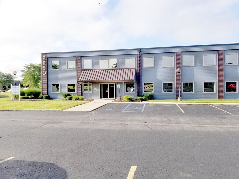 2250 Lake Ave, Fort Wayne, IN à louer - Photo du bâtiment - Image 2 de 2