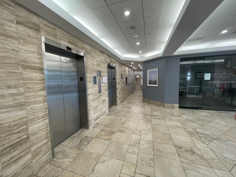 1335 Carling Ave, Ottawa, ON for lease - Interior Photo - Image 3 of 10